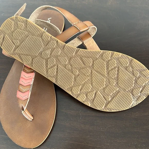 Volcom sandals - Picture 2 of 3